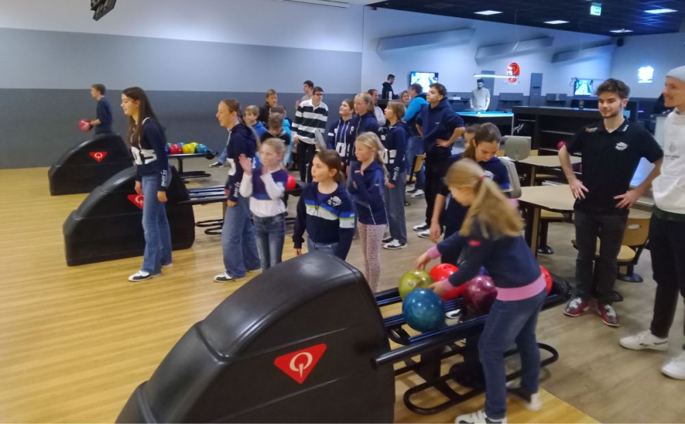 Im Bowlingcenter Langen verbrachten die Platzierten einen Nachmittag voller Spaß und Action.    Bild: Roland Limberg