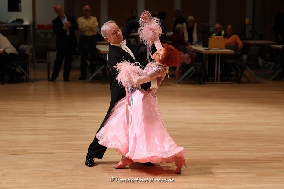 Landesmeister der Masters V S-Standard: Heinz Ländner / Ilse Ländner (TanzSportClub Rödermark)    Bild: Robert Panther