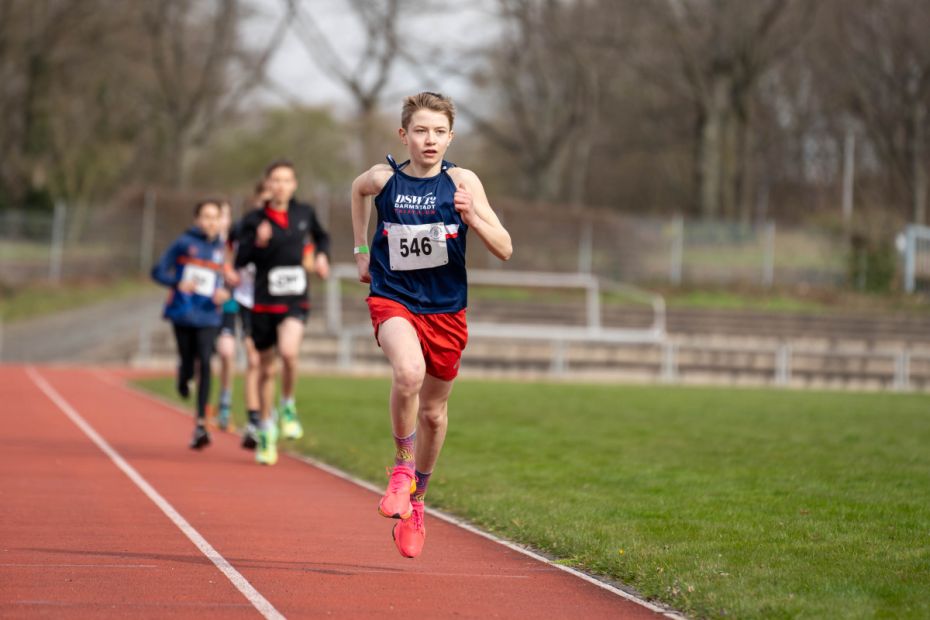 Die Lauftests fanden auf der Tartanbahn im Bürgerpark-Stadion statt.    Bild: Lothar Rößling