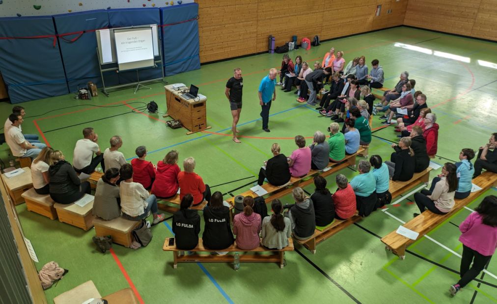 Gespannte Teilnehmende beim theoretischen Teil    Bild: Harald Piaskowski