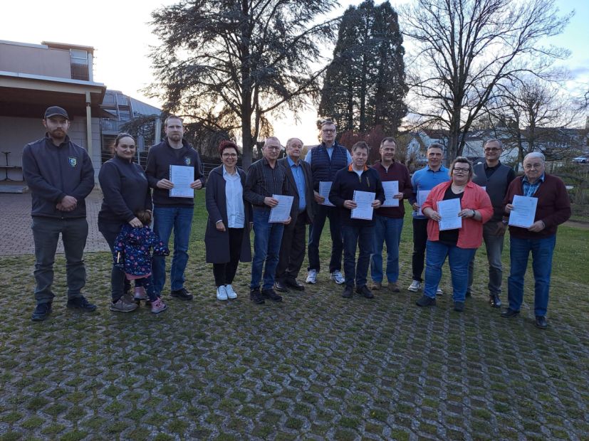 Foto von links nach rechts:
Marius Mohr, Zhivka Weigel, Sascha Weigel (alle PSV Michelstadt-Erbach), Susanna Ostheimer, Manfred Schneider (beide Judo-Club Erbach), Wolfgang Fröhlich, Uwe Stein (GSV Breitenbrunn), Rainer Hoppmann (VC Erbach), Thomas Kreß (TC Mossautal), Daniel Weber (TC Michelstadt), Diana Büchner (TSV Hainstadt), Jörg Meyer (ORV Erbach), Jürgen Göttmann (KSV Reichelsheim)
    Bild: Sportkreis Odenwald