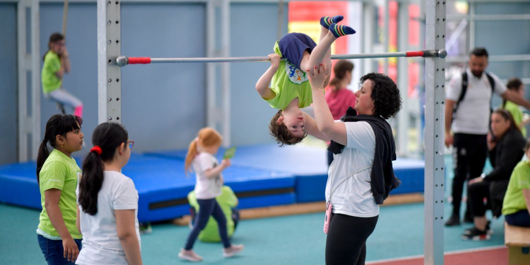 Neben den Vereinen und Partnern leisteten auch die Eltern ihren Kinder wertvolle Hilfestellung.    Bild: Kai Peters