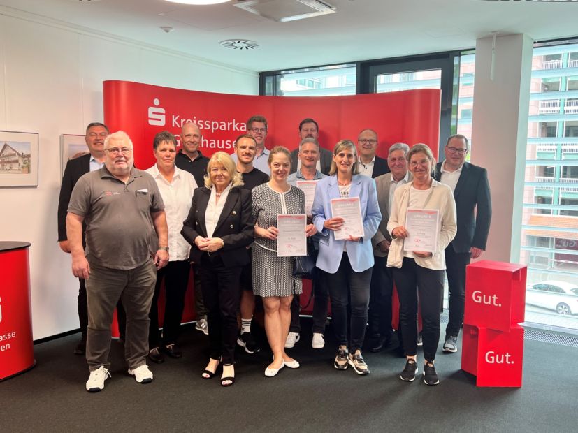 Vertreterinnen und Vertreter der Schulen, des Staatlichen Schulamtes, der Sparkassen und des Sportkreises Main-Kinzig e.V.     Bild: Kreissparkasse Gelnhausen
