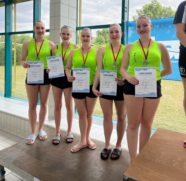 Siegerehrung Gruppen, 2. Platz ESSC: Lea Kittinger, Emily Hermann, Elena Fischer, Arwen Scharr, Maike Schütz    Foto: A. Gäßler