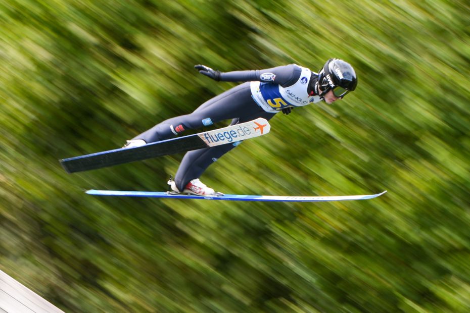 Radu Borca im Anflug auf den Schanzenrekord    Bild: Jan Simon Schäfer