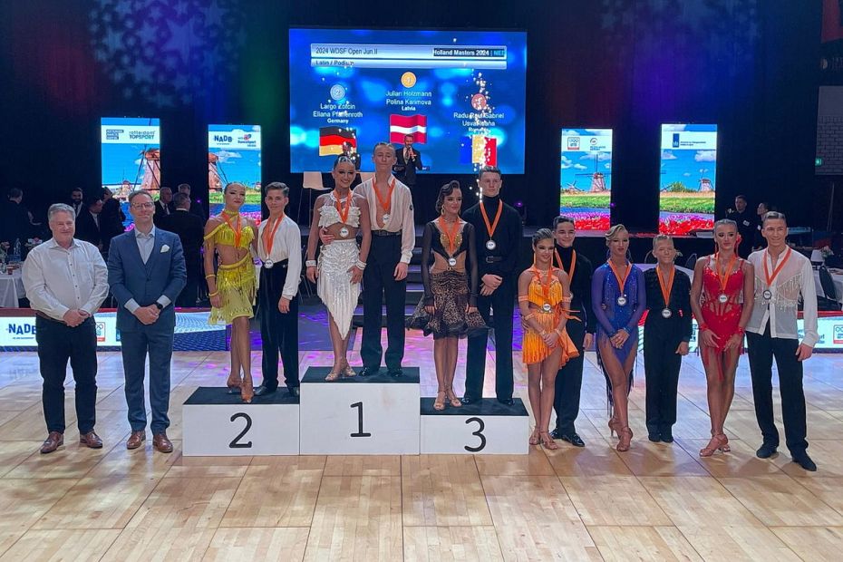 Die Siegerehrung des WDSF Open Junior II Latin.    Bild: Vanessa Zofcin
