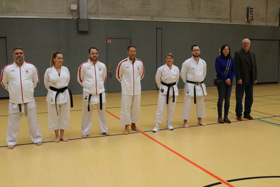 Begrüßung zum HFK Opening in Bruchköbel mit der Bürgermeisterin Sylvia Braun (zweite von links) Bild: Martina Bier für den HFK
