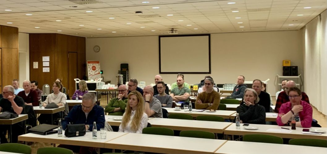 Zweiter Teil des Plenum der HFK Mitgliederversammlung    Bild: Martina Bier für den HFK