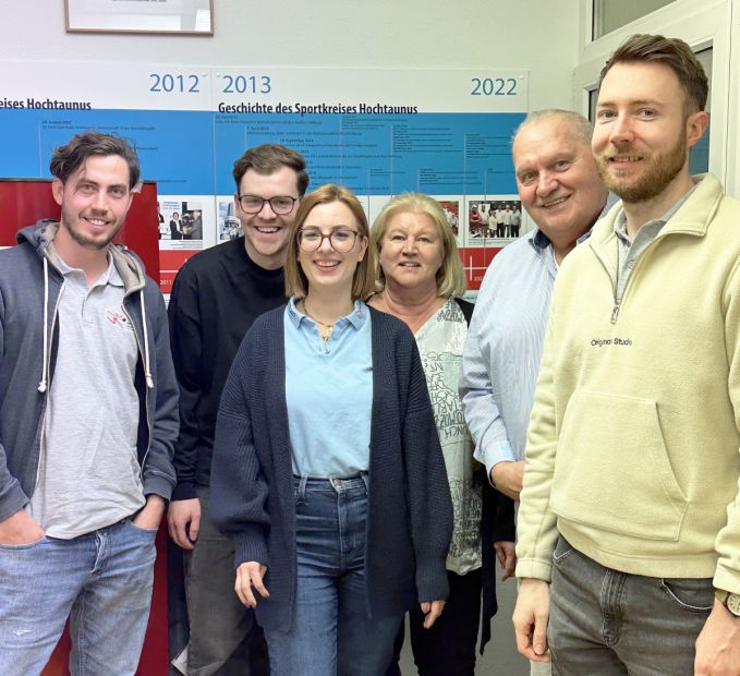 Der neue Vorstand der Sportjugend im Sportkreis Hochtaunus: Marius Ahlring, Maron Hofmann, Prisca Bonin, Kirsten Klatt, Sportkreis-Vorsitzender Norbert Möller und Patrick Thomsen (von links).
    Bild: Sportkreis Hochtaunus