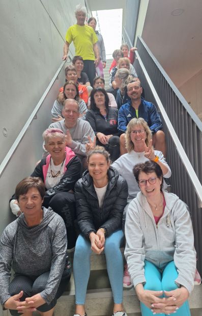Teilnehmerinnen und Teilnehmer des Seminars "Dynamische Rückenübungen"    Bild: Sportkreis Main-Kinzig e.V.