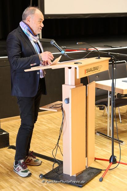 Frankfurts Sportkreisvorsitzender Roland Frischkorn bei seinem Grußwort    Bild: Robert Panther