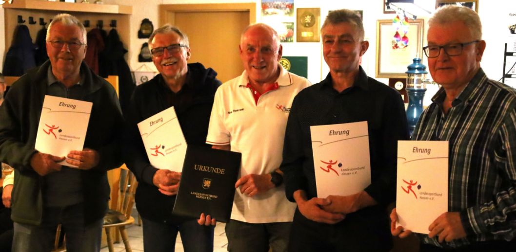 TSV Wüstensachsen - Ehrung für Gebhard Grösch, Alois Kümmel, Klaus Seegräber und die Verdienstnadel an Thomas Happel