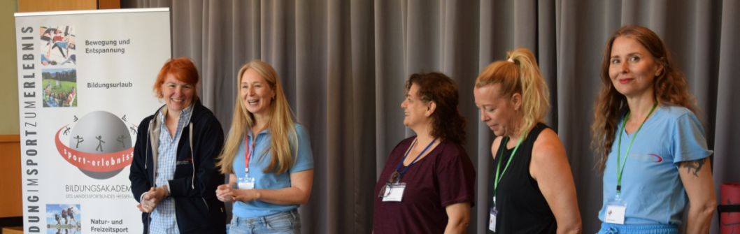 Sie führten durch den Tag: (von links) Katja Köhler-Nachtnebel, Verena Maschke, Zohreh Almadani, Angela Pankratz, Viola Becker (es fehlen: Sabine Stiehl und Christofer Segieth)    Bild: Günter Brandt