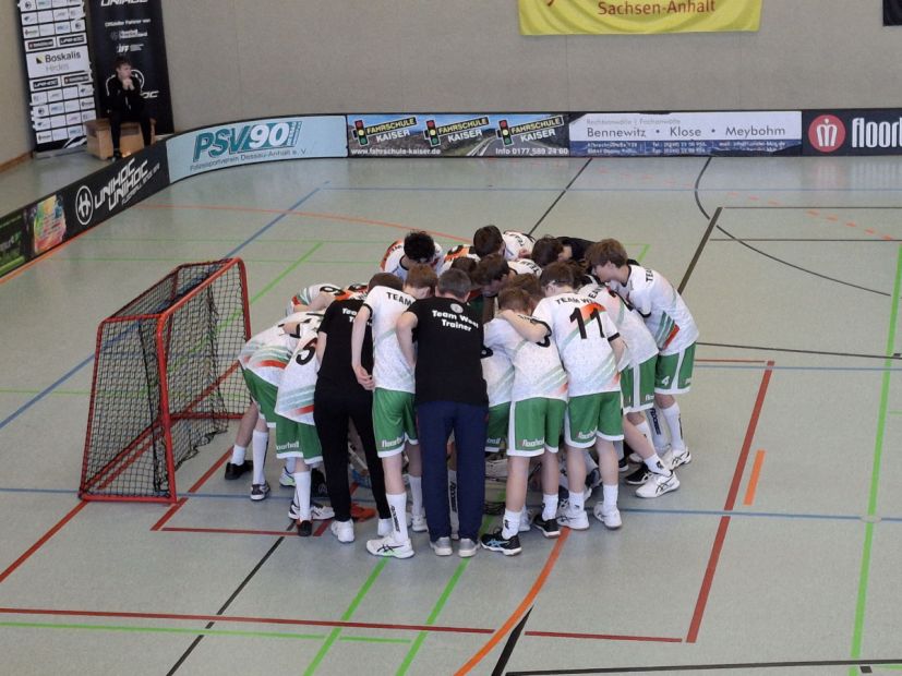 U15-Westauswahl Floorball bei der U15-Trophy in Dessau    Bild: Marion Bund