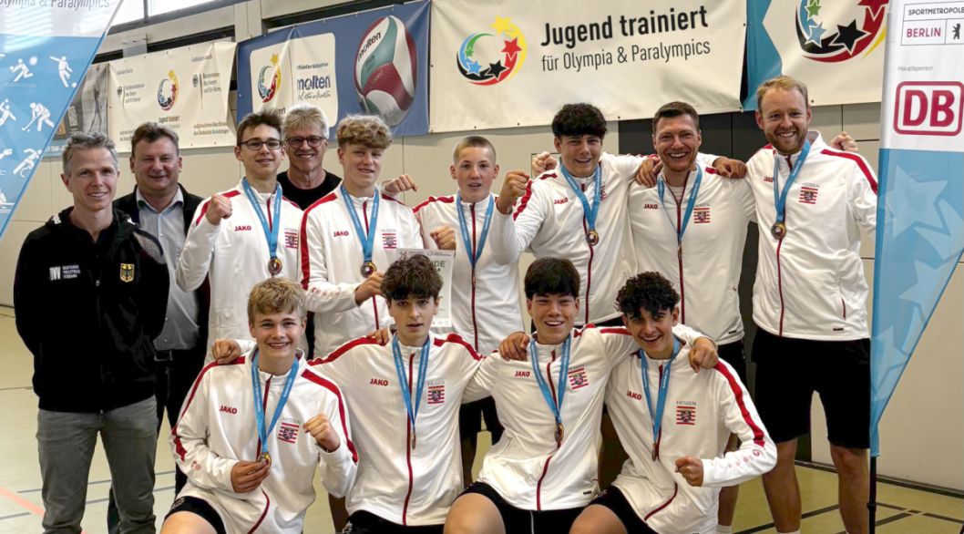 Das U16-Team der Main-Taunus-Schule mit der Bronzemedaille