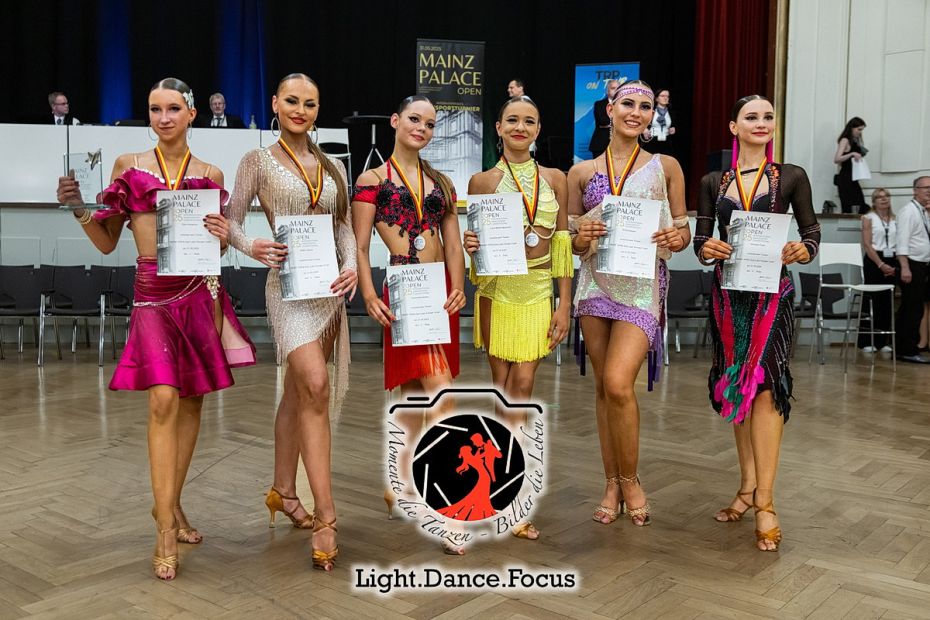 Das Finale der WDSF Open Solo Female Youth Latin    Bild: Ludger Peters, lightdancefocus.eu