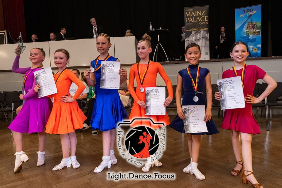 Das Finale der WDSF Open Solo Female Juveniles Latin    Bild: Ludger Peters, lightdancefocus.eu