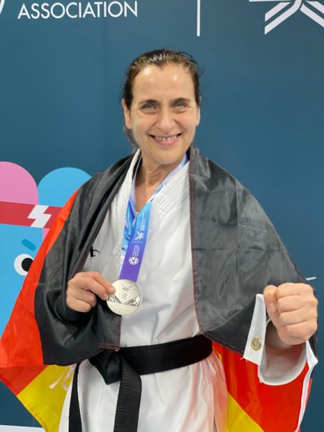 Johaina Hamami vom SC Judokan e.V. Ffm., Kumite Weltmeisterin Einzel Damen Ü-60, +61 Kilo und Vizeweltmeisterin Kata Einzel Damen Ü-60 Bild: Joheina Hamami