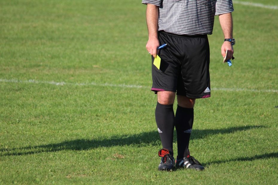 In Deutschland gibt es immer weniger aktive Schieds- und Kampf-richter*innen. Ihre Rolle zu stärken und die gesellschaftliche Anerkennung zu verbessern, ist für den organisierten Sport deshalb eine zentrale Aufgabe für die kommenden Jahre.Foto: Pixabay