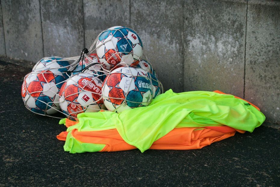 Zwischen Glanz und Gebrauchsspuren – der Alltag vieler Sportvereine: volle Hallen, aber marodes Material.Foto: pixabay