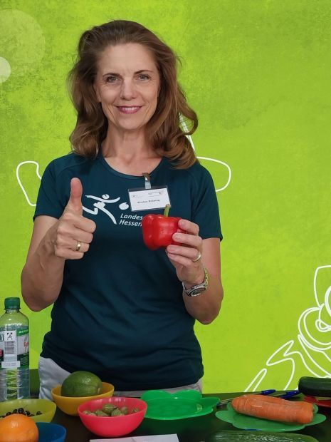 Ernährungsberatung auf dem Hessentag: Kirsten Brüning, Diplom-Oecotrophologin gibt Tipps.Foto: lsb h