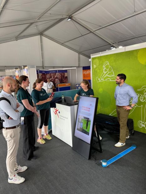 Gefragt war ein Strecksprung aus dem Stand – ohne Anlauf und ohne Schwung. Der Tagesrekord lag bei 58 Zentimeter. Foto: lsb h