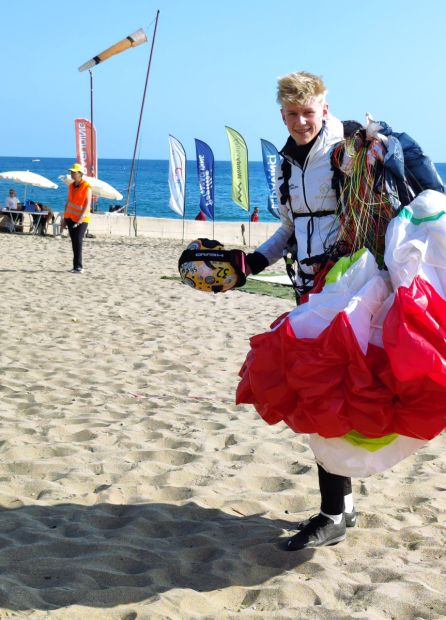 Linus Schubert aus der Rh&ouml;n beim Paragliding-Weltcup in der T&uuml;rkei.
Foto: Andreas Schubert