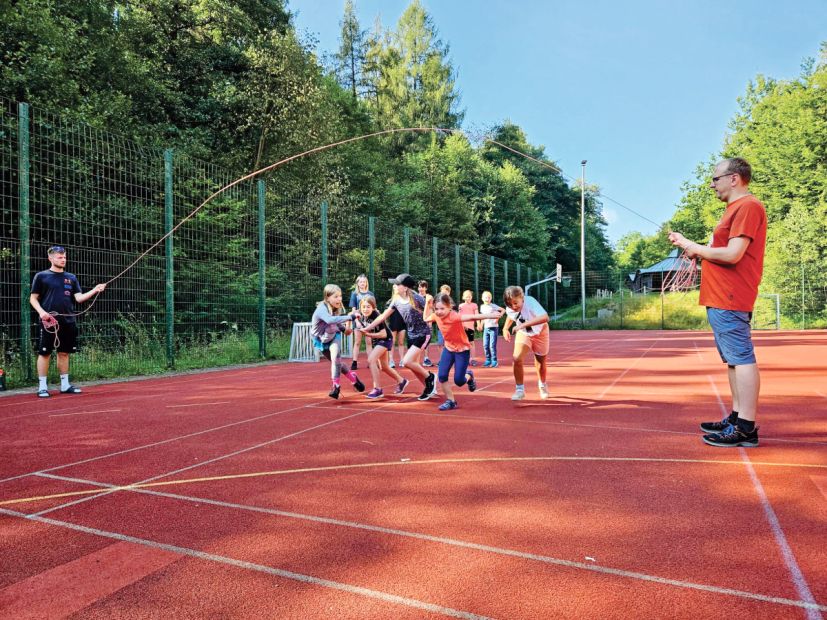 Kinder in Action beim Kindercamp am Camp Edersee (Sportjugend Hessen).Foto: Sportjugend Hessen