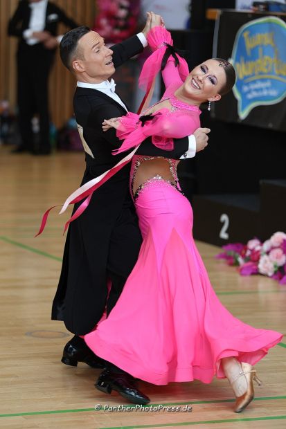 Landesmeister Masters I S-Standard: Kristof Zsolt / Daniela Paul (TC Der Frankfurter Kreis)    Bild: Robert Panther (www.PantherPhotoPress.de)