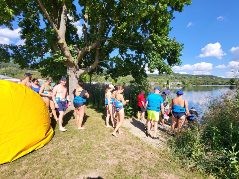 Start zum Laufen durch den See    Bild: Axel Dietrich