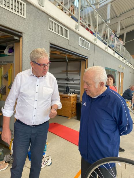 Uwe Steuber mit Jakob Tripp     Bild: Sportkreis Waldeck-Frankenberg