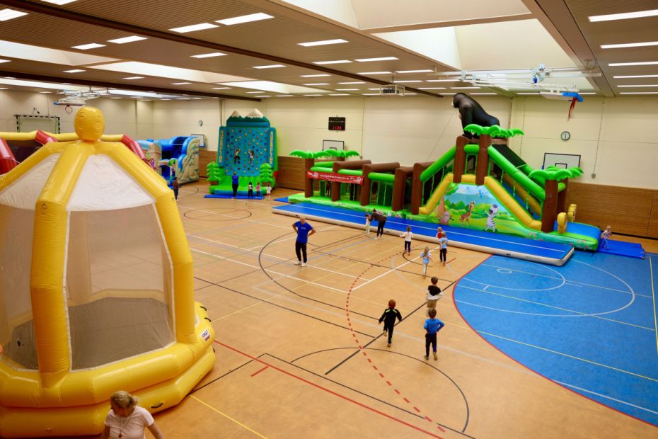 Die Sepp-Herberger-Halle in Einhausen verwandelte sich in ein Spieleparadies.    Bild: © HMFG