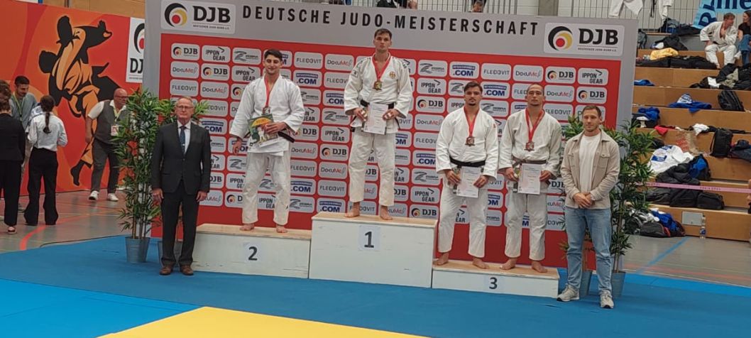Eduard Trippel, links    Bild: Mario Rolle