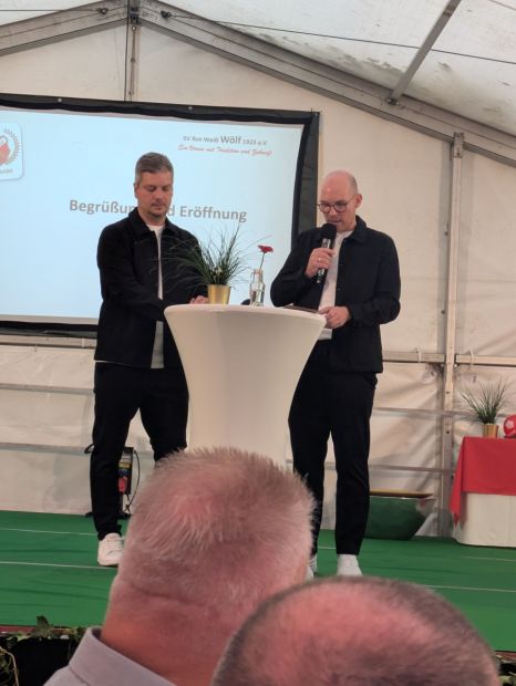 Kai Maijs und Markus Böttinger führten gekonnt durch den sportlichen Festkommers. Bild: Harald Piaskowski