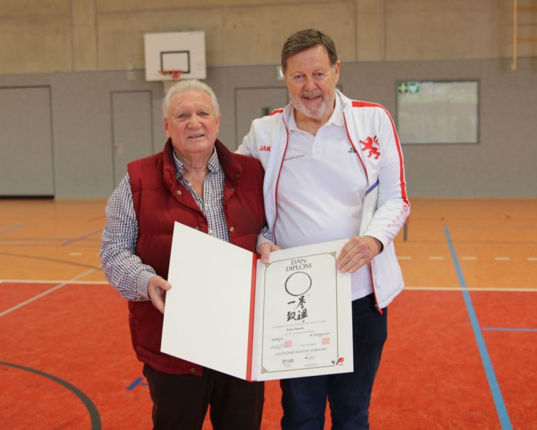 Links: Bodo Hauck (früherer HFK Präsident), rechts: Reinhard Schmidt-Eckhardt (HFK Präsident)    Bild: Martina Bier für den HFK