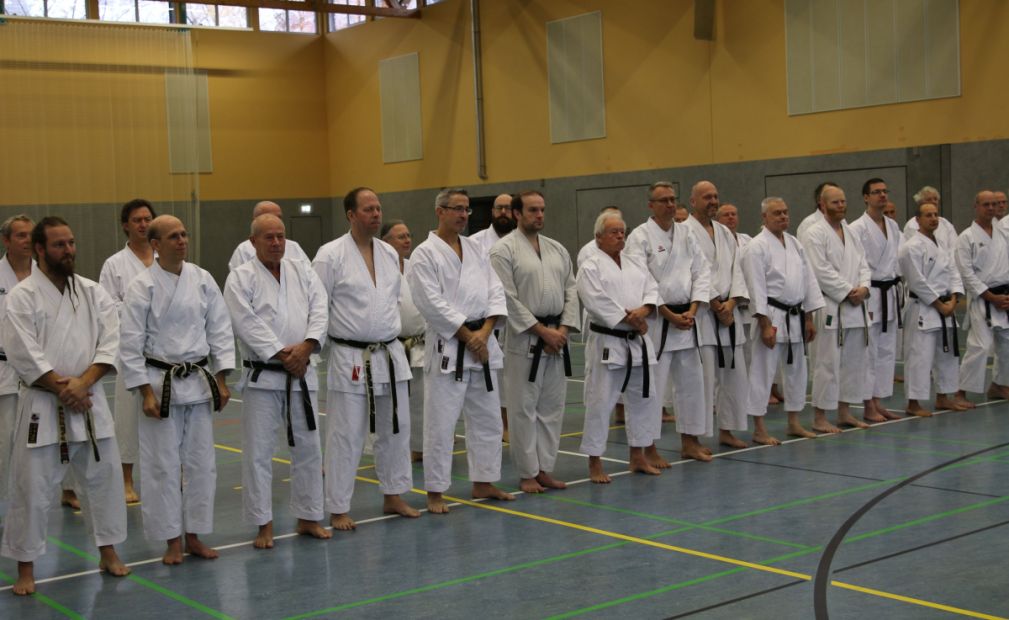 Kleiner Teil der Hessischen Trainer auf dem Prüferlehrgang    Bild: M. Bier für den HFK