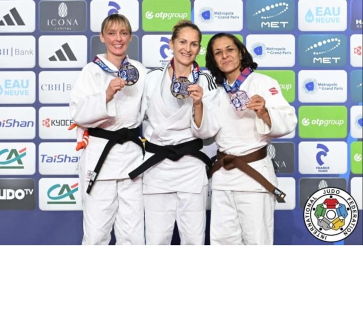Anika Walldorf, links    Bild: IJF