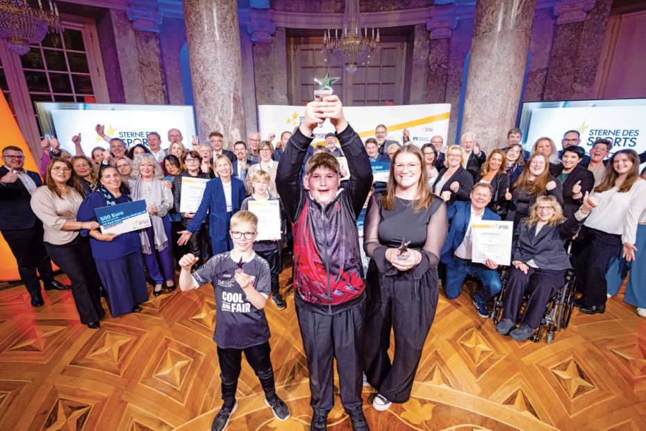 Die Preisträger der „Sterne des Sports“ im Schloss Biebrich in Wiesbaden. Foto: Genoverband e. V./ Franz Fender