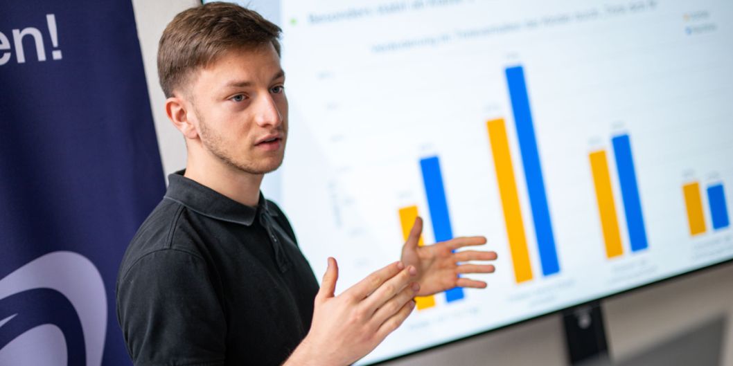 David Sasso, Verfasser der Bachelorarbeit, präsentierte die wichtigsten Ergebnisse seiner Arbeit. Bild: Florian Wiegand