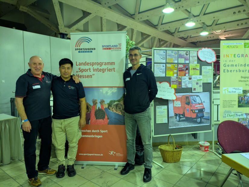 v. r.: Menderes Sema - Sport-Coach Flieden, Reza Jafari - Sport-Coach Ehrenberg und Hilders, Harald Piaskowski - Sport-Coach Fulda    Bild: AWO