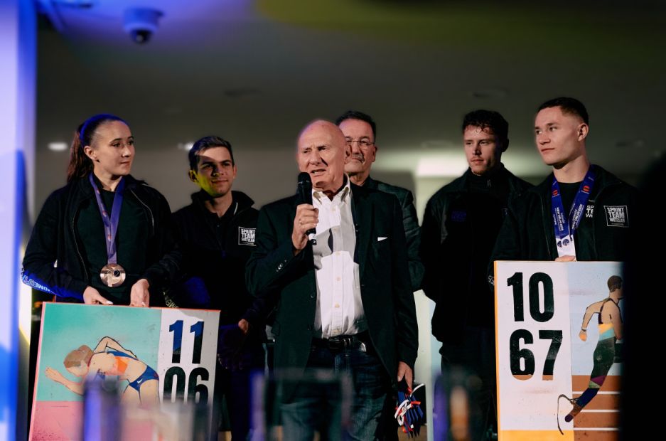 Gruppenbild mit Ralf Koch - Vorsitzender Sportkreis Lahn-Dill Bild: Mario Seiler