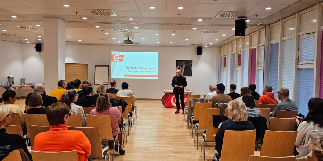 Roland Frischkorn eröffnete die Fachtagung mit einem Grußwort.