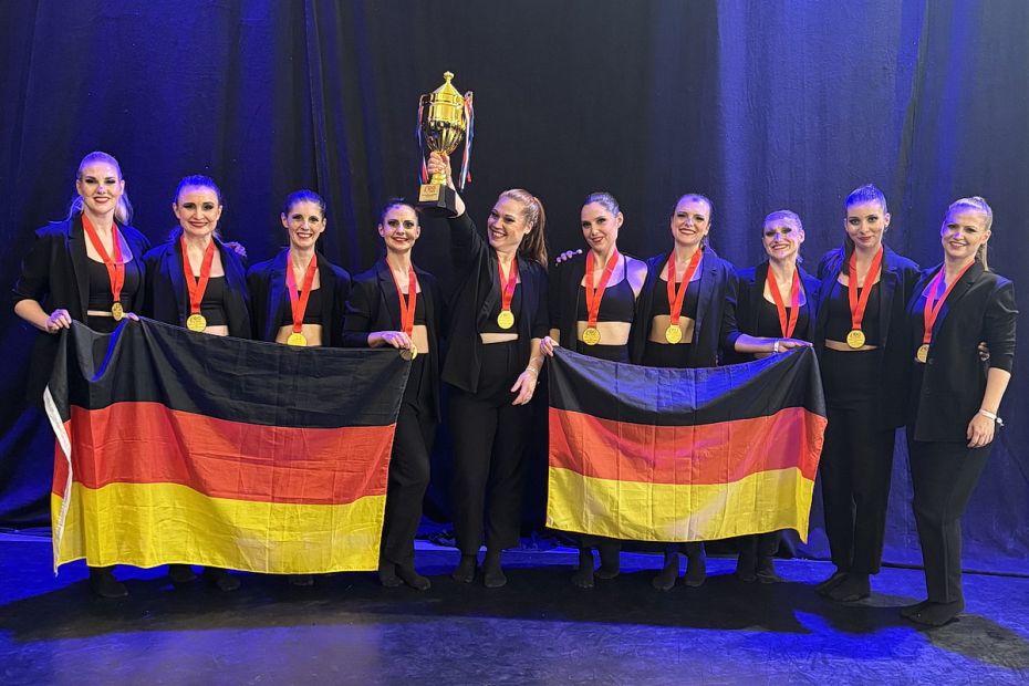 WM-Titel für das Team classicART von der SG Sossenheim bei der IDO-WM Formationen Modern Adults 2 Bild: Sonja Kron