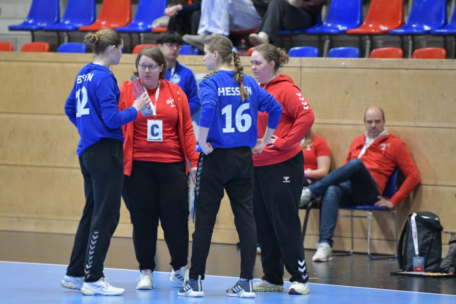 TW-Trainerin Lisa Brennigke half den Torfrauen zu tollen Paraden
    Bild: Dietmar Claus