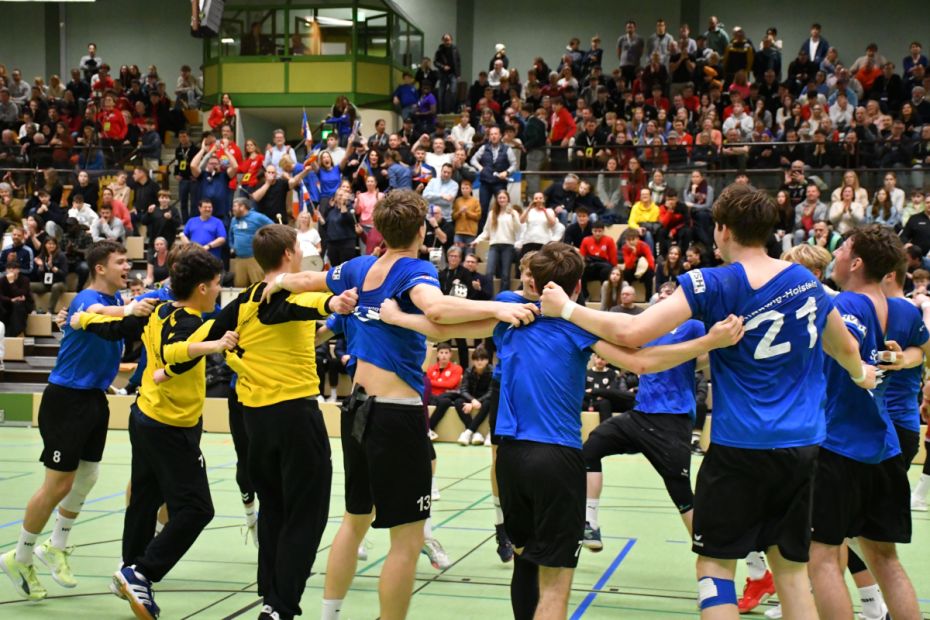 HV Schleswig-Holstein feiert den Turniersieg
    Bild: David Delp