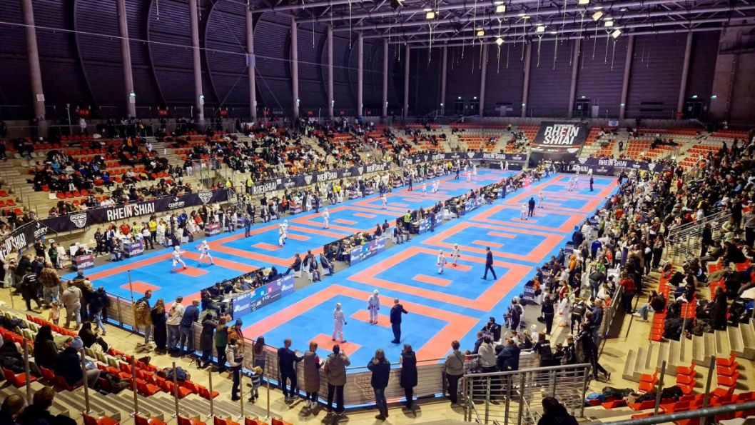 Ring Arena, Nürburgring    Bild: Thomas Luh (Kampfrichter) für den HFK