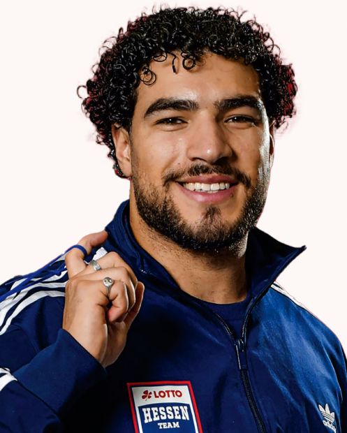 &nbsp;Adam Ammour ist der Newcomer unter den deutschen Bobpiloten. Der ehemalige Turner aus Gie&szlig;en (24) hat sich im Bobsport schnell etabliert. Im Vierer wurde das Team Ammour 2026 in St. Moritz Europameister und geh&ouml;rt somit zu den olympischen Top-Favoriten.
    Bild: Mike Wenski