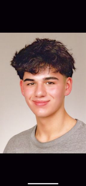 Lysander Papas absolviert sein Freiwilligenjahr bei der TG Schierstein. Foto: Papas