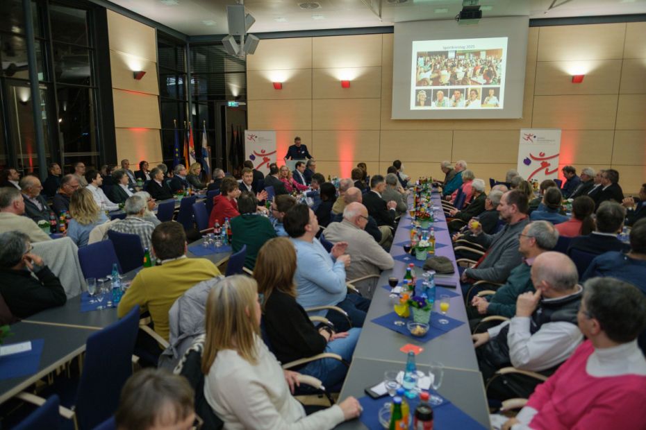 Volles Haus beim Neujahrsempfang des Sportkreises Darmstadt-Dieburg Bild: Ellen Lewis