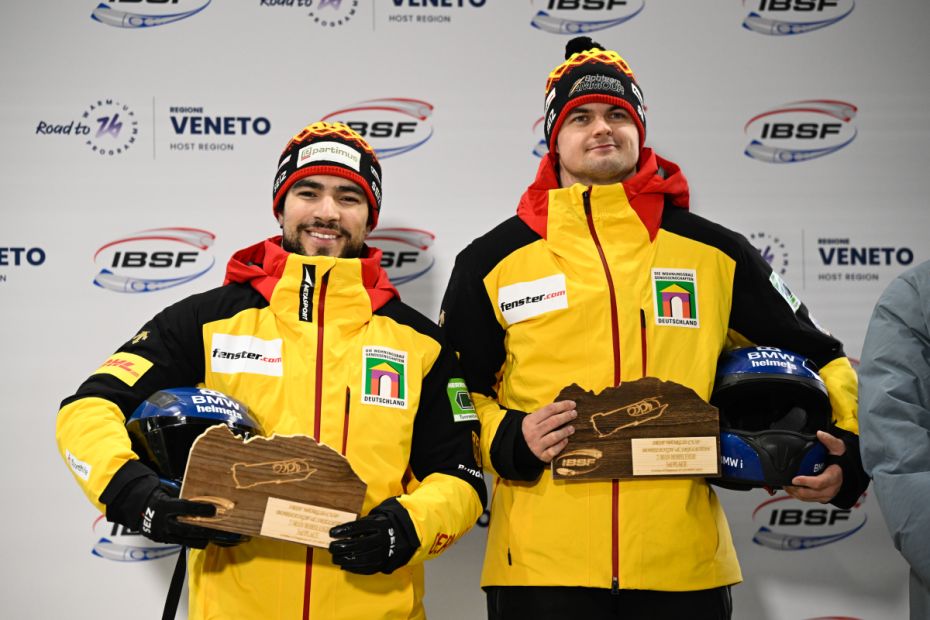 Adam Ammour  (links) und Alexander Schaller nach einem Rennen im olympischen Eiskanal in Cortina d´ Ampezzo  Anfang dieses Jahres  (Archivbild)     Bild: Viesturs Lacis